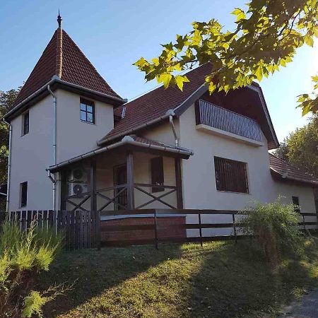 Hotel To Uti Vendeghaz Mezotur Exterior foto