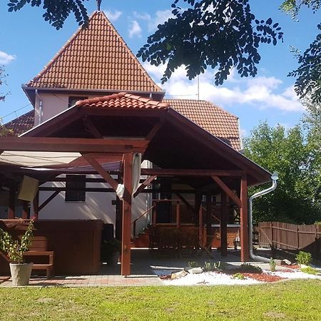 Hotel To Uti Vendeghaz Mezotur Exterior foto